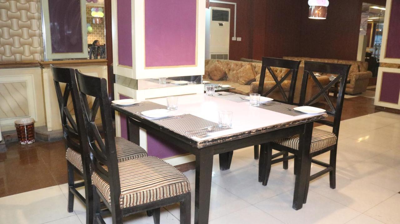 Hotel Tourist Inn Lahore Bagian luar foto
