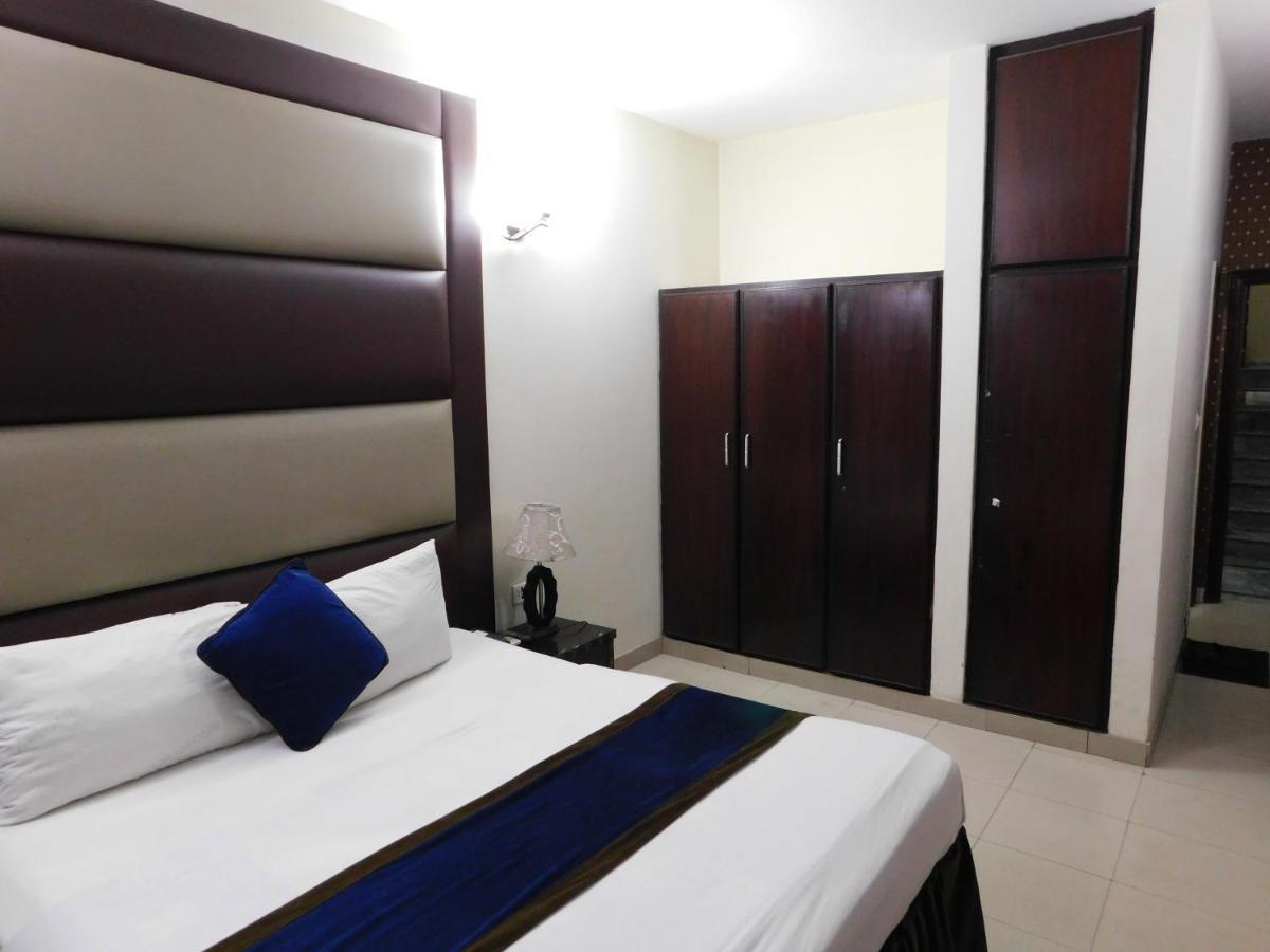 Hotel Tourist Inn Lahore Bagian luar foto