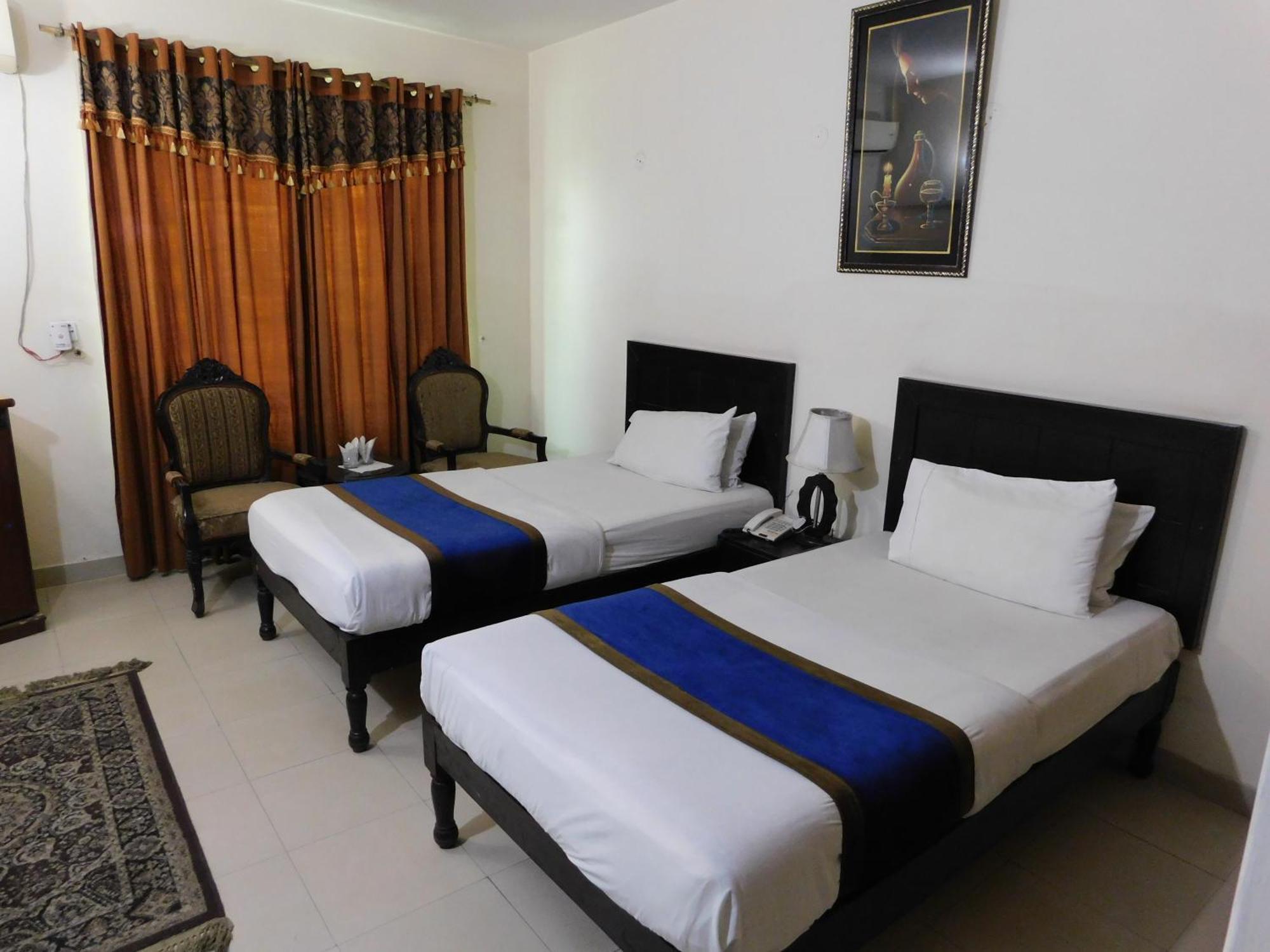 Hotel Tourist Inn Lahore Bagian luar foto