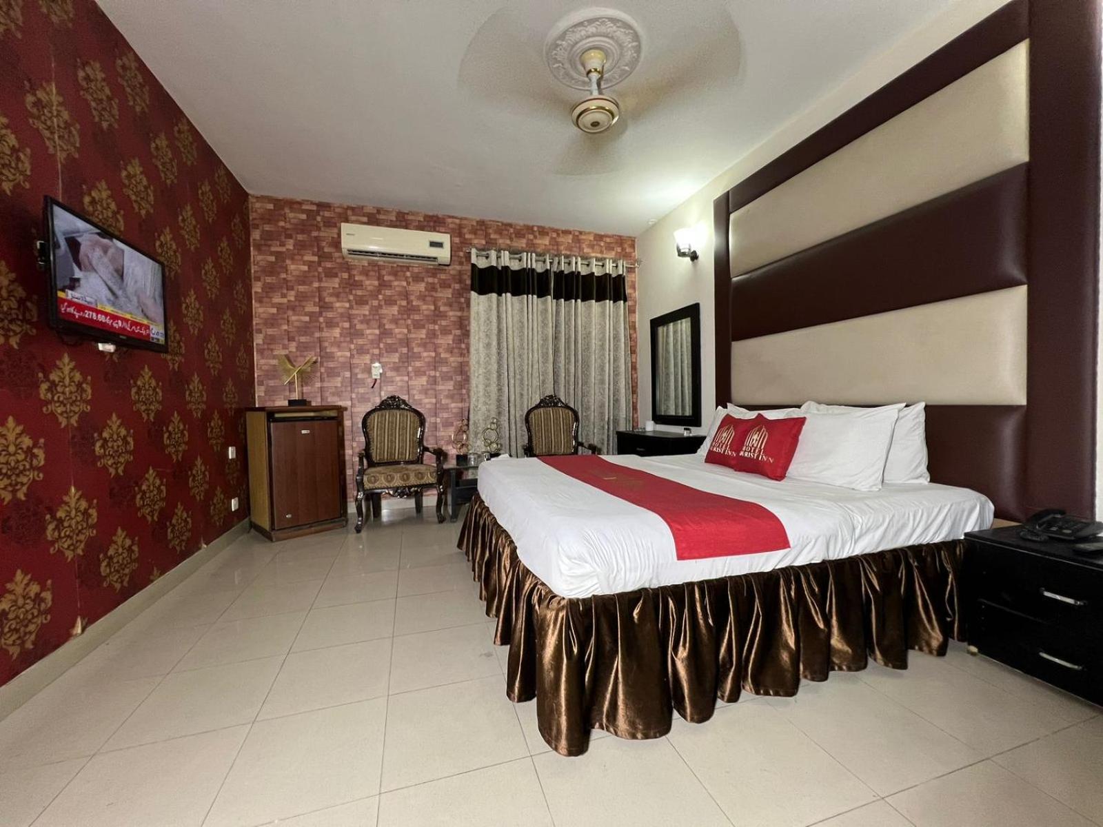 Hotel Tourist Inn Lahore Bagian luar foto